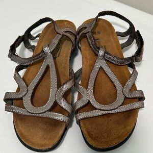 Naot Dorith Leather Sandal Silver Metallic Size 5 -5.5 US 36 EU